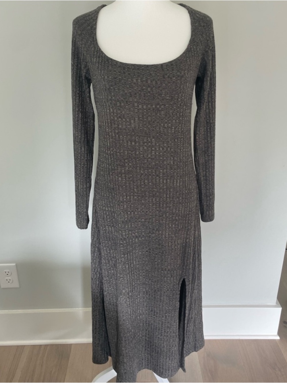 ASTR the Label Long Sleeve Hi-Slit Midi Sweater Dress in Gray-Black sz XL